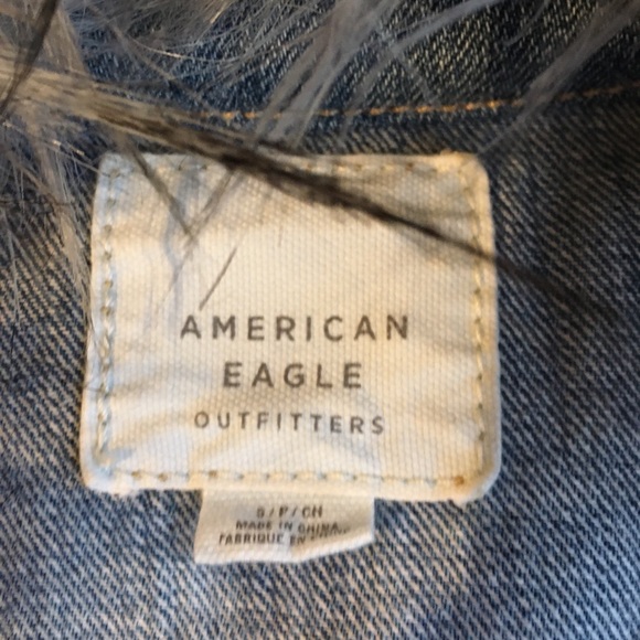 American Eagle Fur Collar Studded Jean Jacket AE - Picture 4 of 8